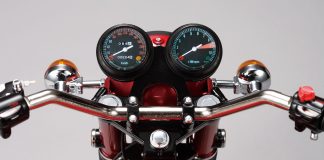 Cover image of a 1:4 Honda CB750 scale model motorbike, for a blog about the history and origin of the world's first superbike, the Honda CB750.