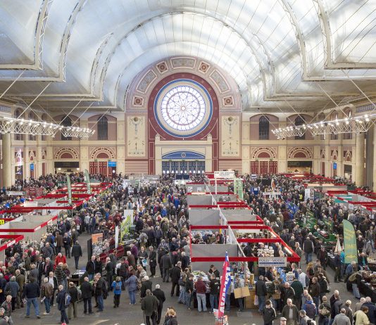 Image of the crowds at the London Model Engineering Exhibition at Alexandra Palace, as part of a blog about the London Model Engineering Exhibition 2017.