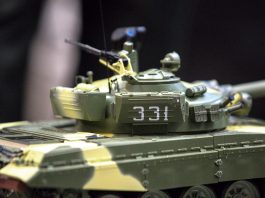 Cover image of a 1:16 scale model T-72 Russian Tank, for a blog about the history and origin of the T-72 Russian Tank.