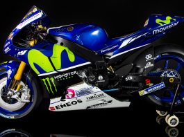 Cover image of a 1:4 scale model Yamaha YZR-M1 motorbike, for a blog about the Valentino Rossi motogp career.