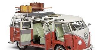 Image of 1:8 scale DeAgostini ModelSpace VW T1 Samba model, as part of a blog about the volkswagen bus history and facts.